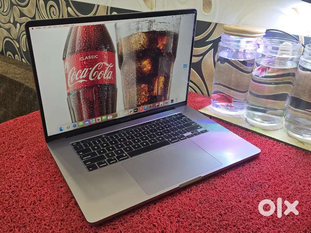 Apple Macbook Pro 2020 i7 16gb 512gb 5.5gb Graphics 16inch Retina