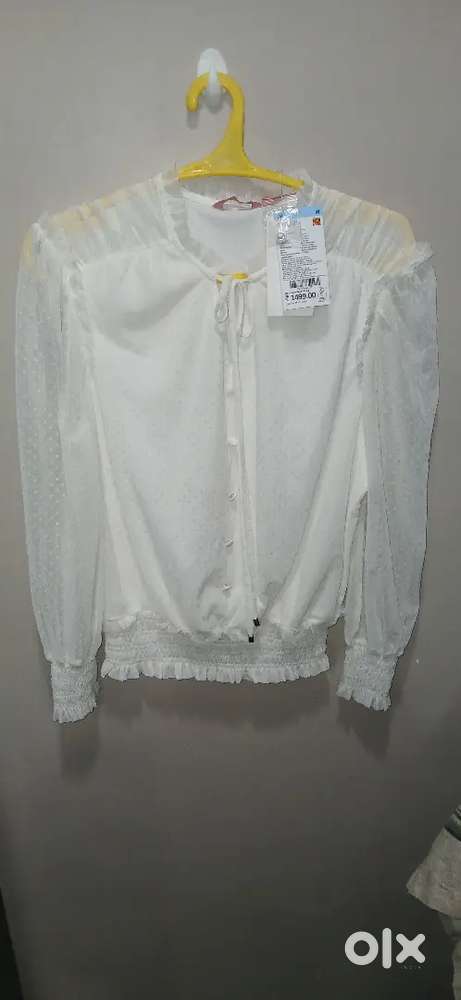 White top in very excellent condition.