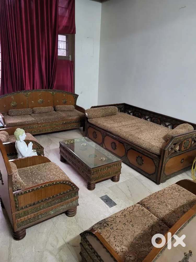 Antique 7 seater Sofa set,1 diwan cum double bed