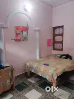 Independent single room only for girls with kitchen and washroom