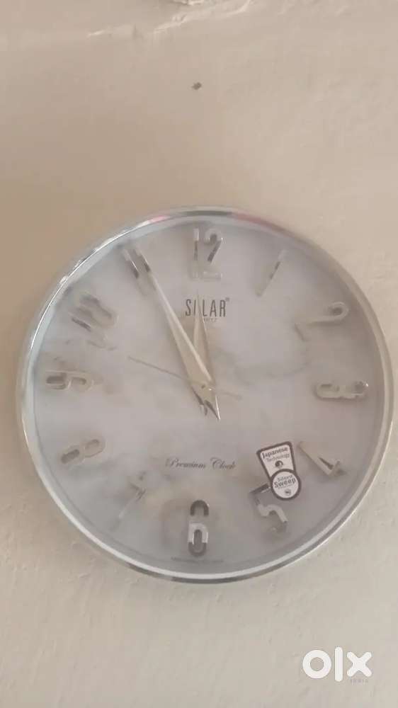 Silent sweep watch