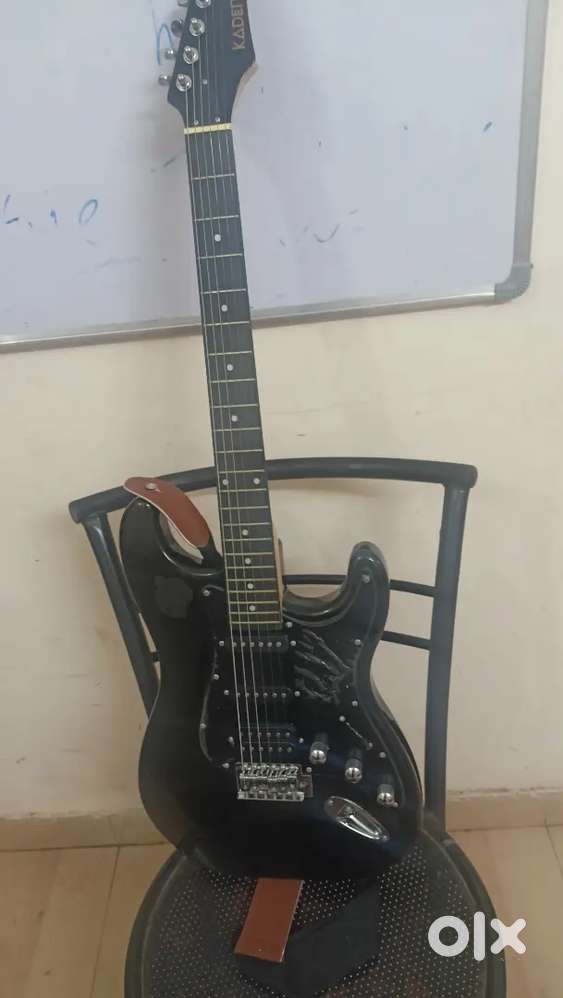 Kadence gitar and amplifier
