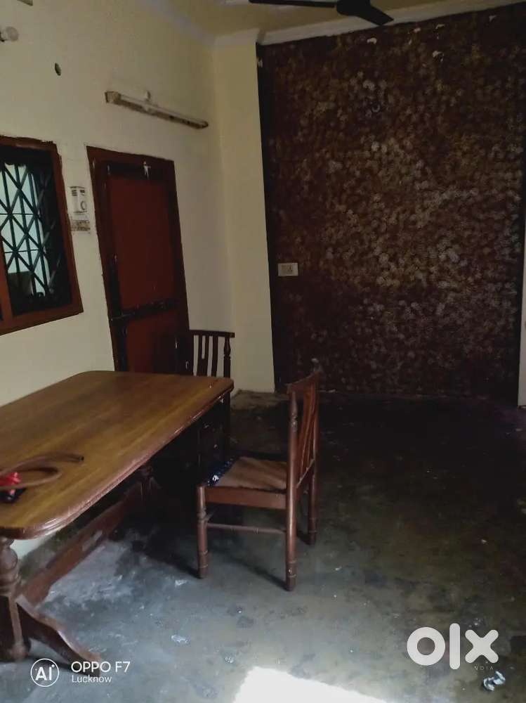 1 Bhk available for rent for girls in Nishatganj 2nd Lane