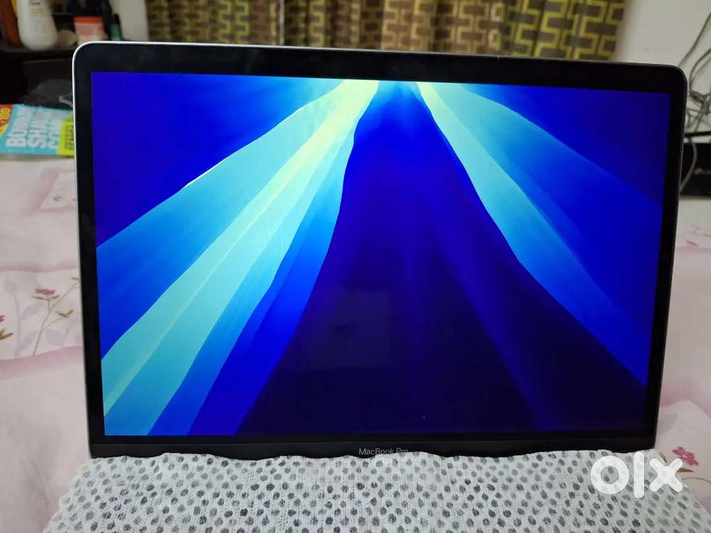 Apple Macbook Pro 13.3 2018 16GB/512GB Intel I5 Quad Core BH 89%