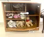 Glass showcase