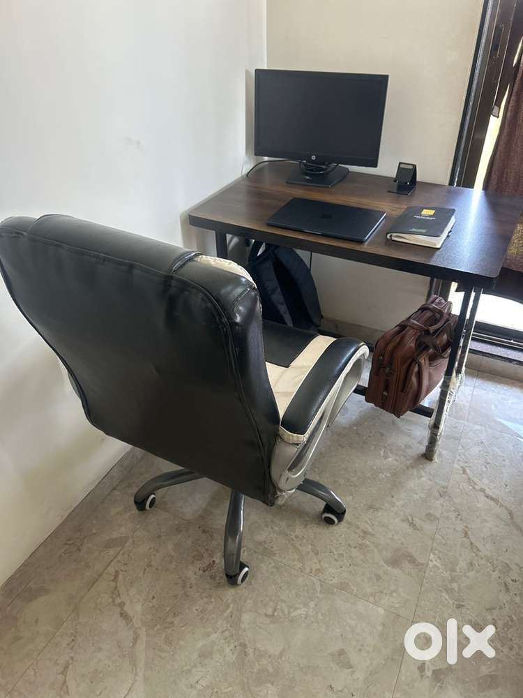 Office Chair and Computer Table With Best PLY Used.