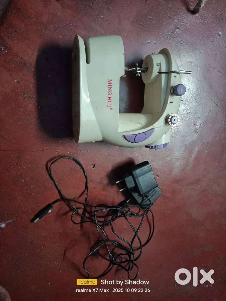 Mini Sewing Machine