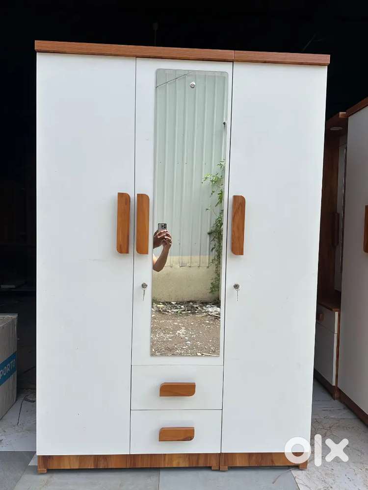 Brand New 3Door wardrobe in Dual tone combination available