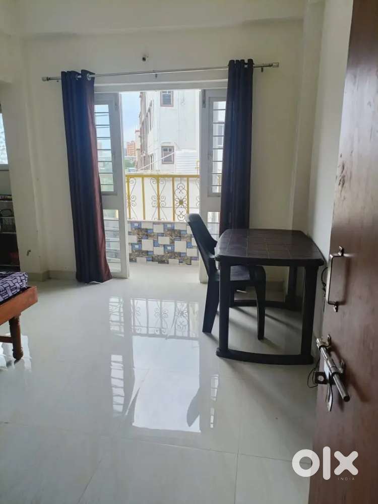 Flatmate needed! Fully furnished 1BHK available from 1st Dec