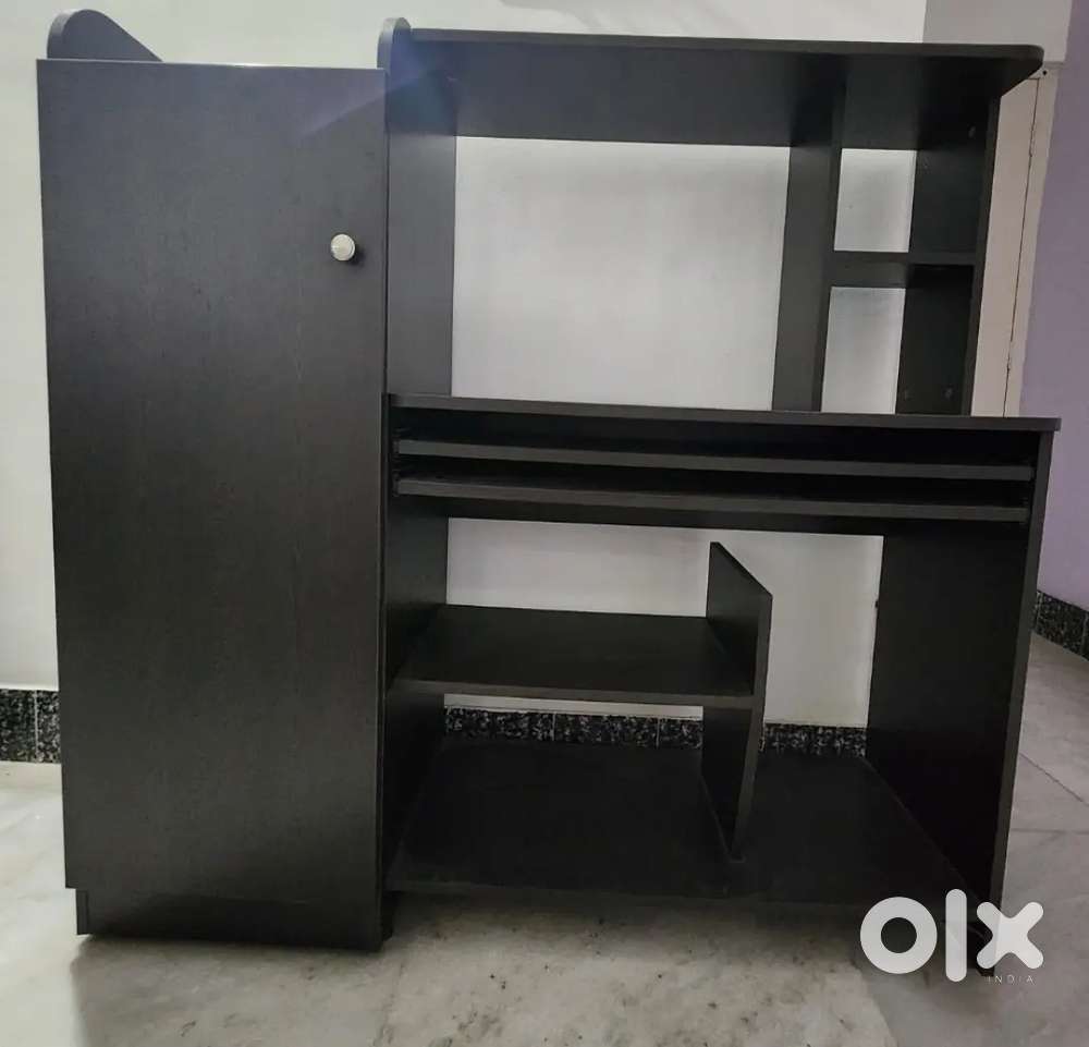 Computer table for sale