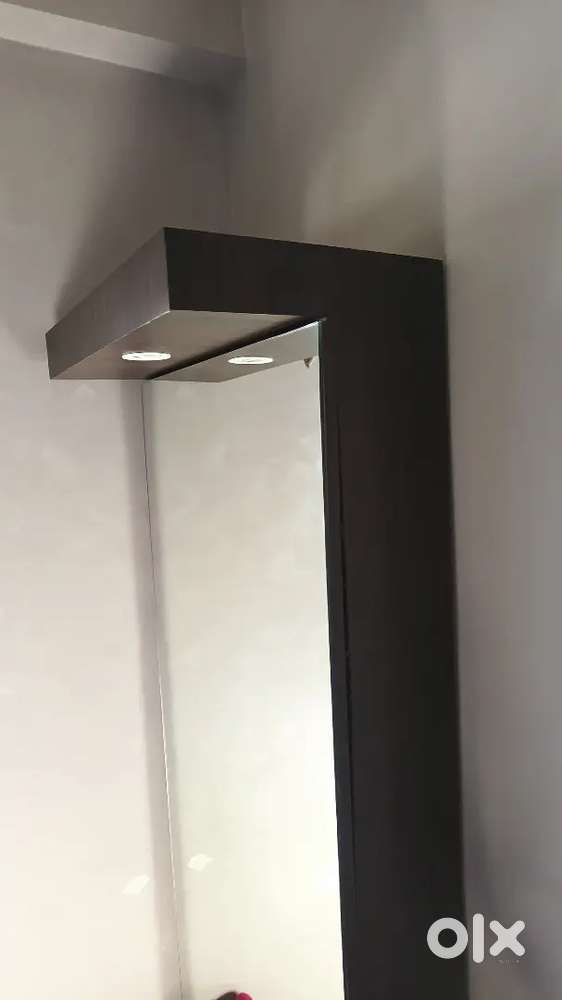 Dressing with Mirror