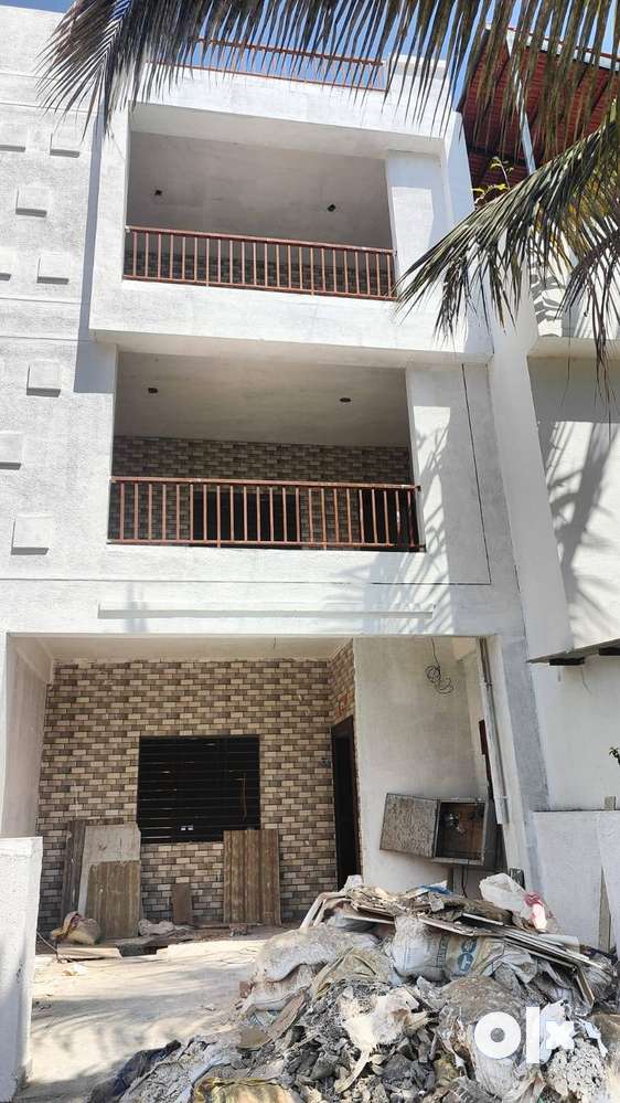 4BHK ROW BUNGLOW FOR URGENT SELL