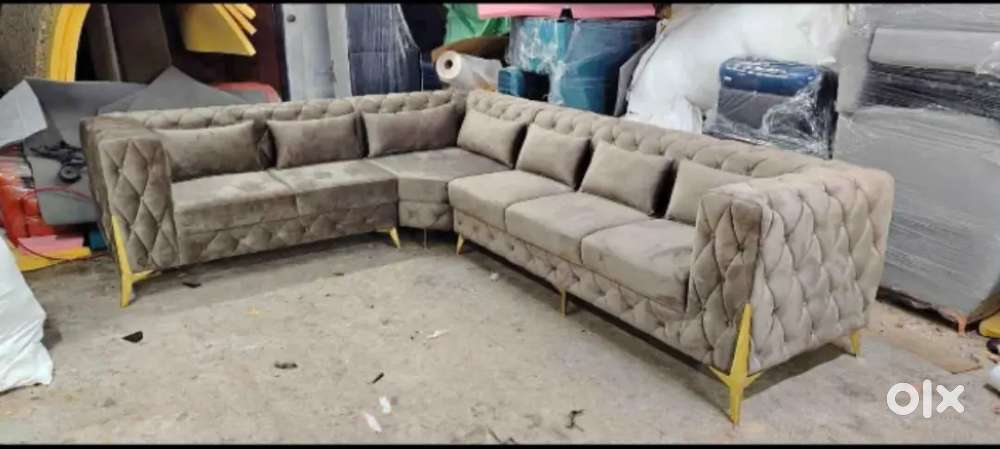 UNIQUE DESIGN DIAMOND STCHING BOX HANDLE GOLDEN LEGS PREMIUM QUALITY