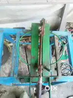 Coconut cutting machine