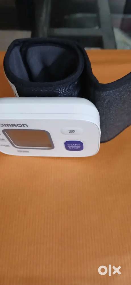 OMRON HEM 6161 fully automatic BP Monitor
