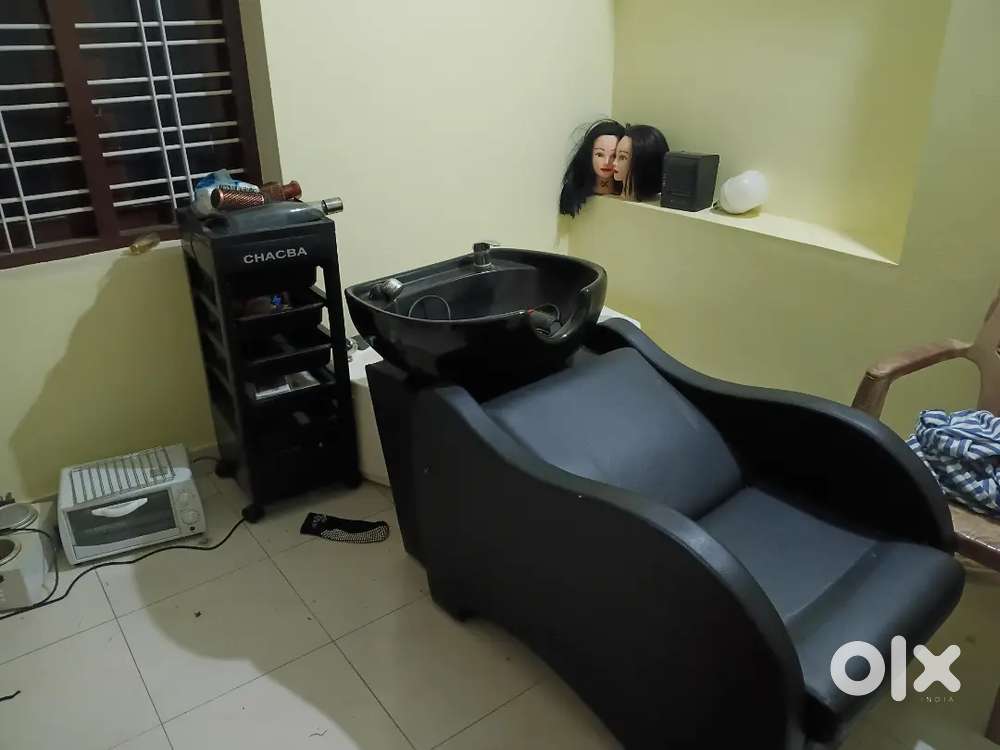 Hair wash chair with basin