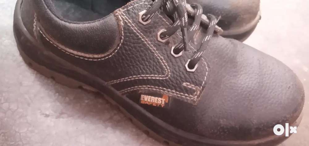 New Condition Everest Safety Shoes Sale  For RS 200