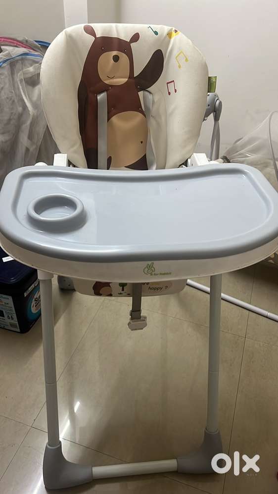R for rabbit high chair