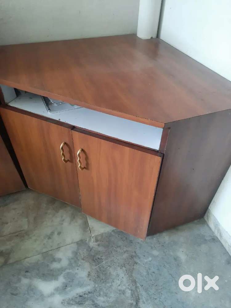 TV Stand corner