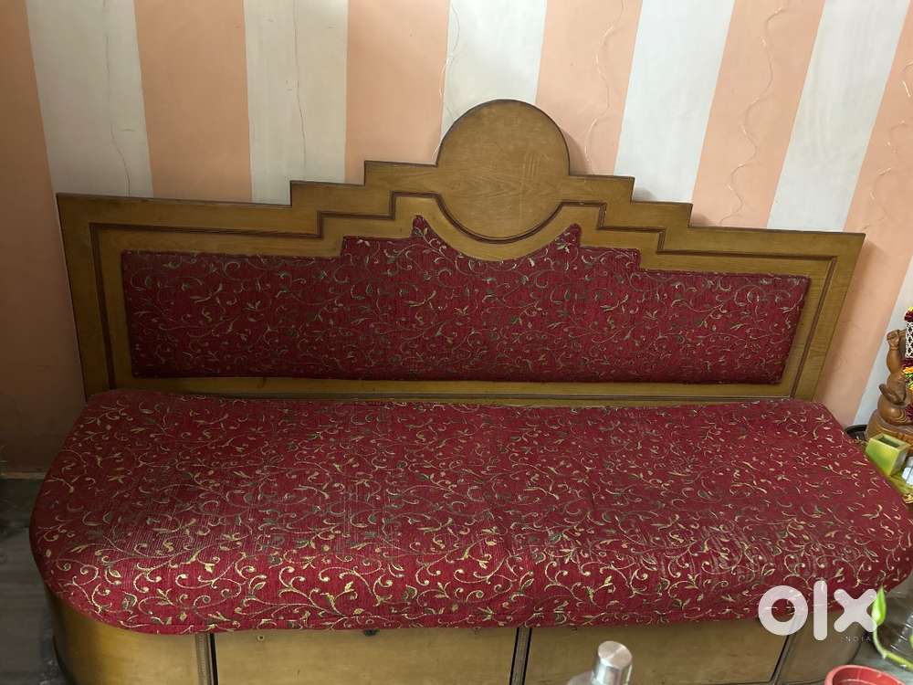 4 seater sofa made with tick wood ply,