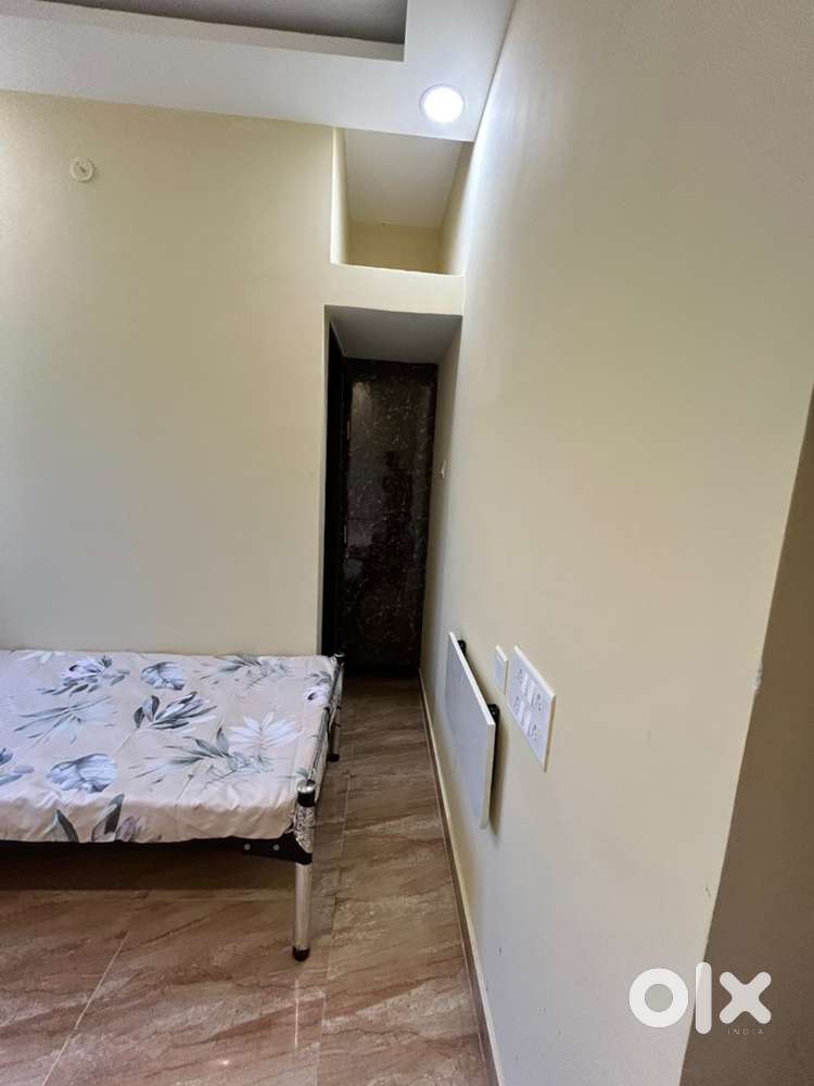 Rooftop Kitchen, Washing machine, Wi-fi, AC, CCTV,Housekeeping.