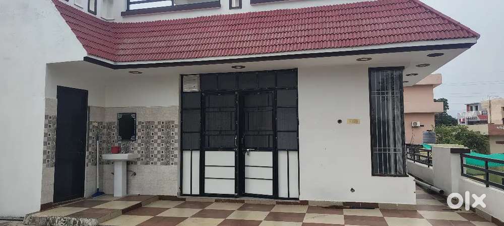 1 Bathroom ,1 hall,3 rooms ,1 kitchen