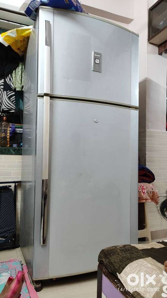 New Sharp brand Heavy Fridge