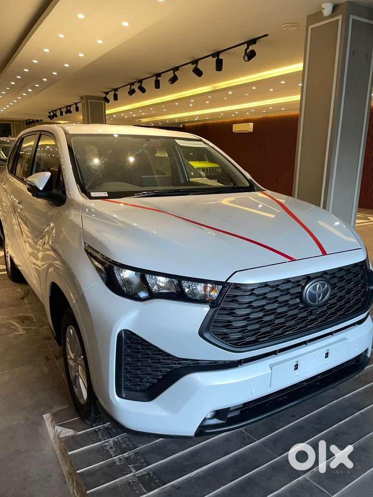 Toyota Innova Hycross 7S OPTION, 2025, Petrol