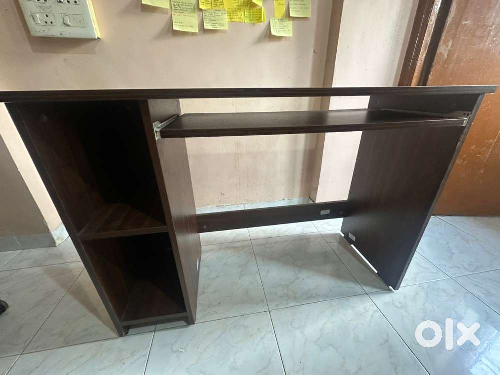 Small study/computer table