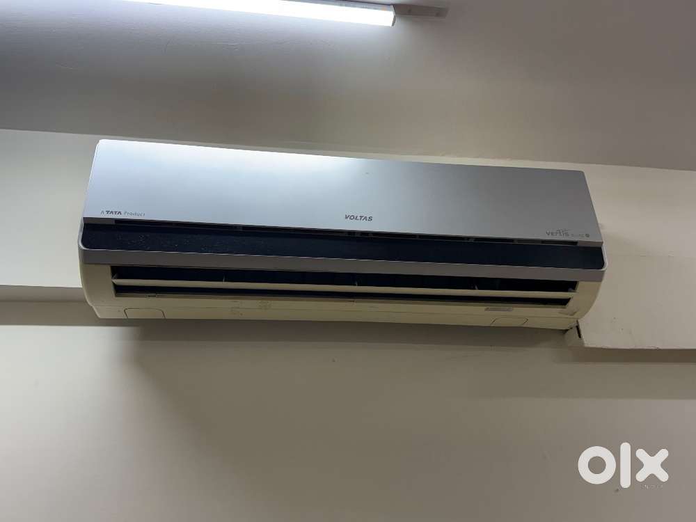 Voltas 1.5 tonne Split AC of 2010-11 model