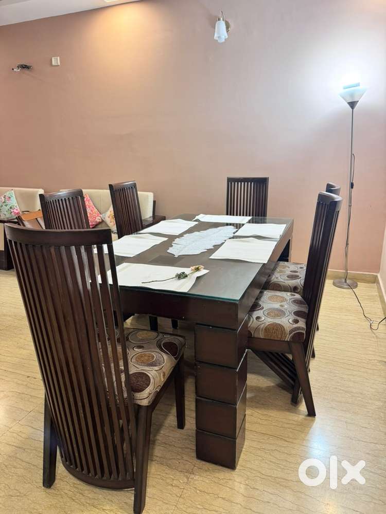6 Seater dining table with Chair and Glass