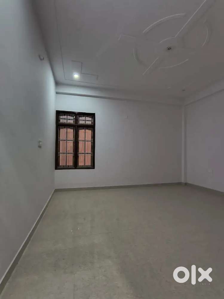 3 room set with kitchen and washroom near raj estate