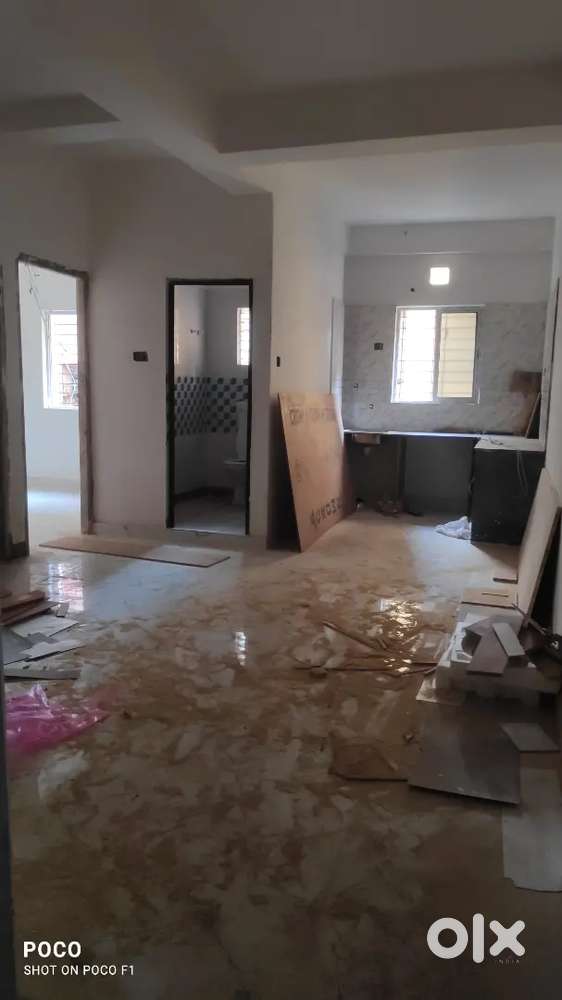 2bhk flat rent in picnic garden.