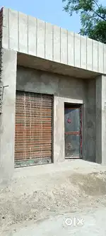 चुनार रोड bacchao हनुमान जी मंदिर से 500 मीटर अंदर मकान है