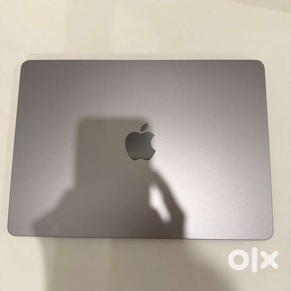 Macbook air M2 13.6 inches