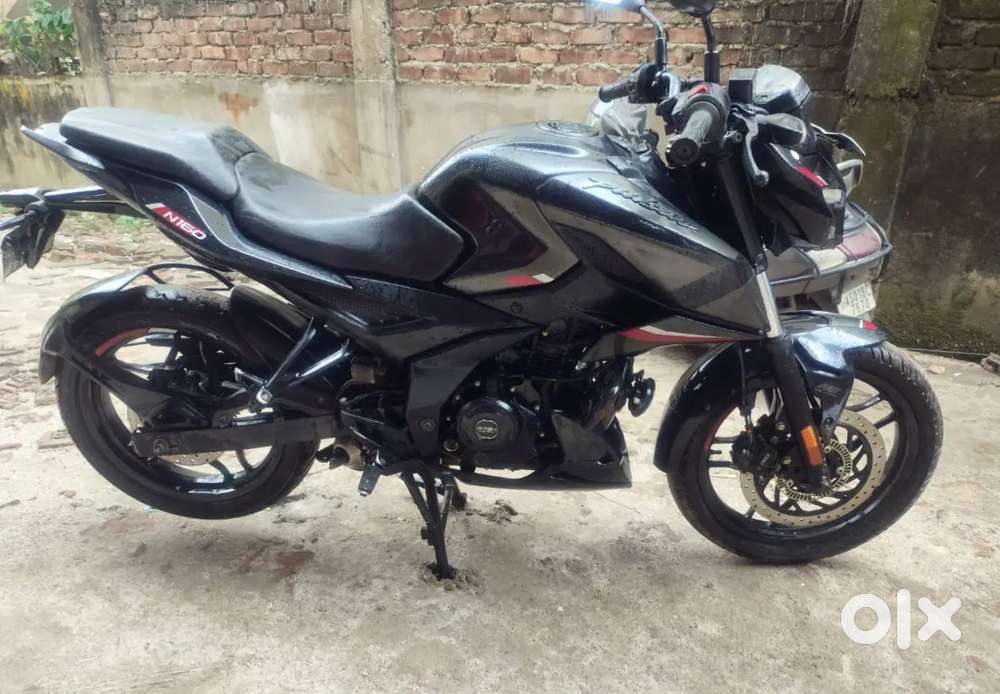 Bajaj Pulsar N160 bike is on showroom condition.Bit negotiable