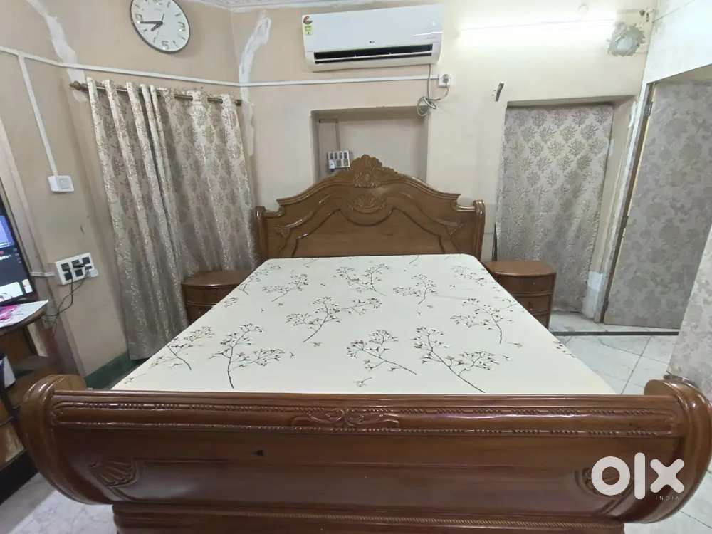 Shegun wood king size bed