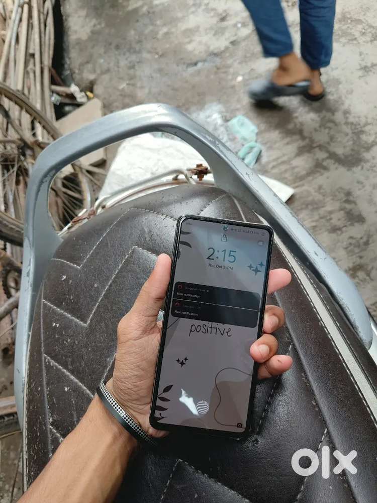 iQOO 9se grey colour