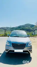 Toyota Innova 2.5 Z 2015 Diesel 85000 Km Driven top model