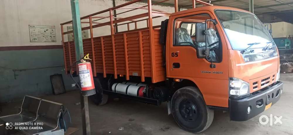 New SML CNG Loading Truck Commercial Vehicle Cargo Truck in Delhi