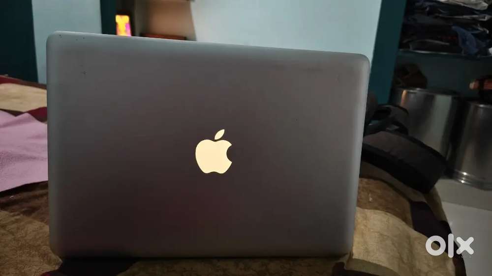 Apple ka laptop (macebook Pro) dena