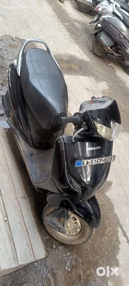 Iam selling activa 3g