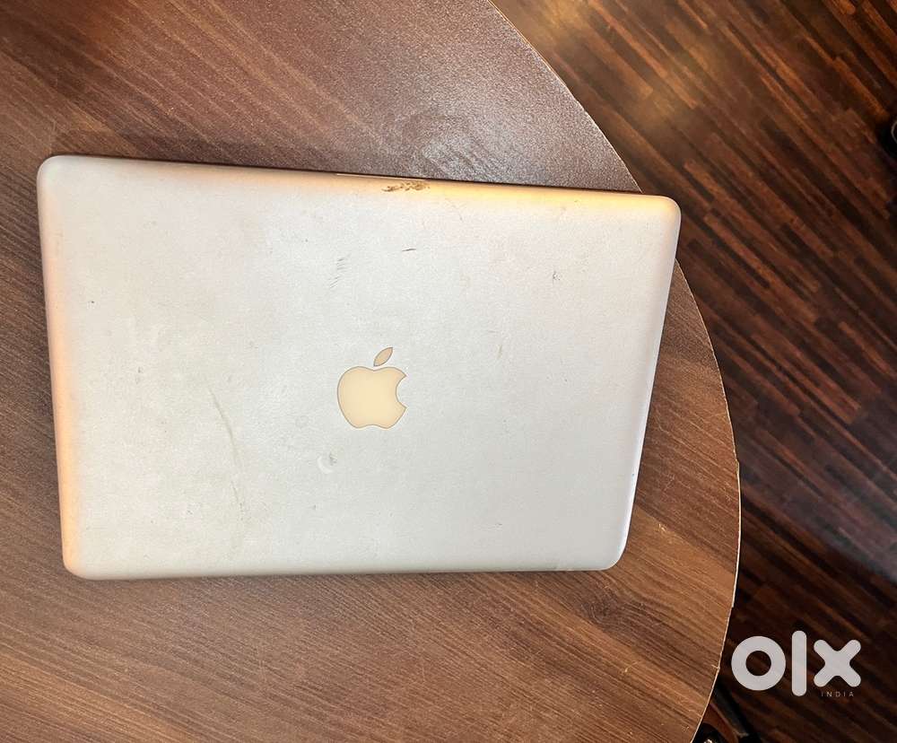 Original Apple macbook pro 13inch 2010 Not Booting  For Parts