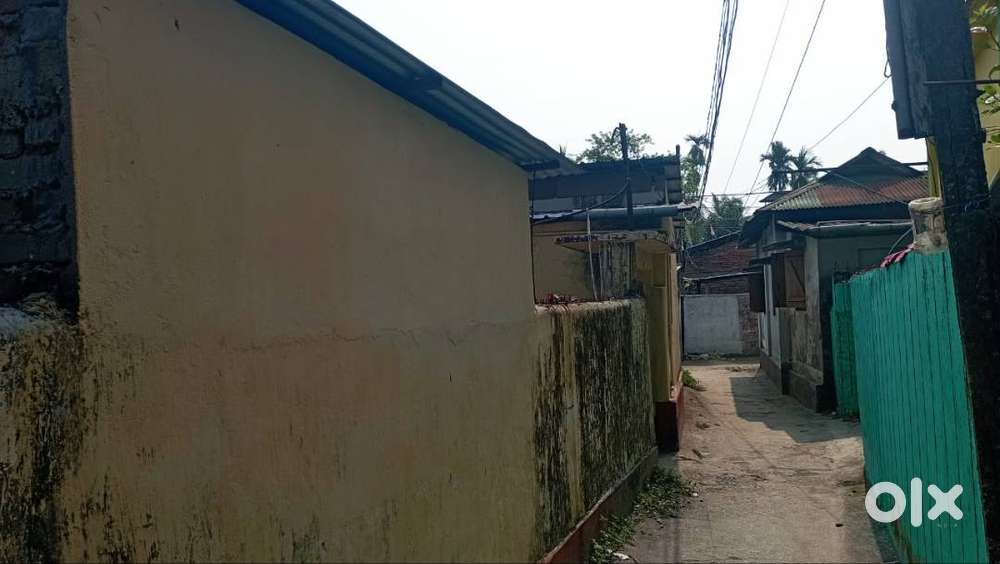 1.5katha vest land with house for sale in bagdogra nr chittrnjn school