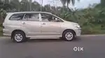 Toyota Innova 2013 Diesel 85000 Km Driven original keral