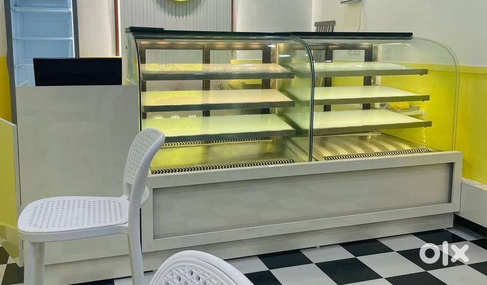 Cake display chiller counter