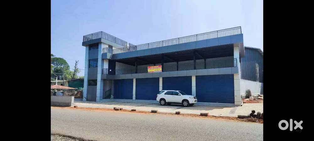 Spacious main roadside office space ready to occupyon the first floor
