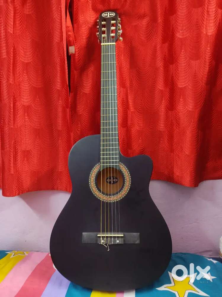 Classical Nylon String guitar (almost new)