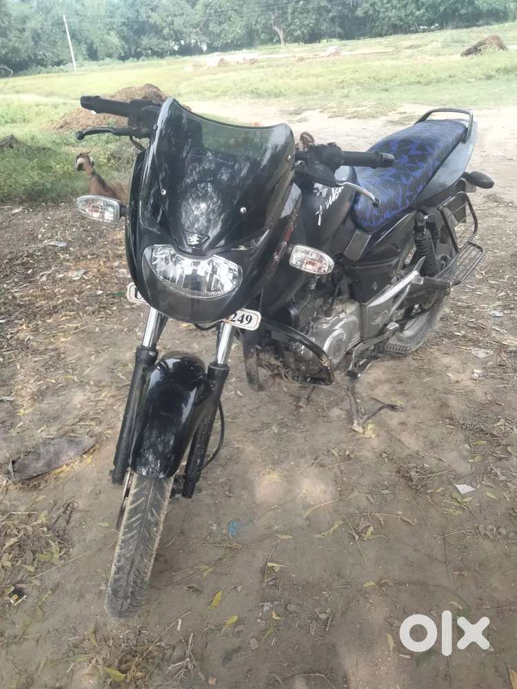 Pick up damdaar hai mint condition Mein gadi hai speedometer kharb hai