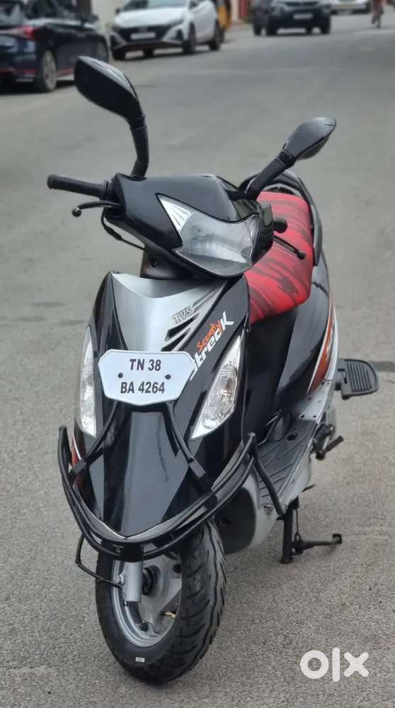 Tvs scooty streek 2010 model low km excellent condition low usage nice